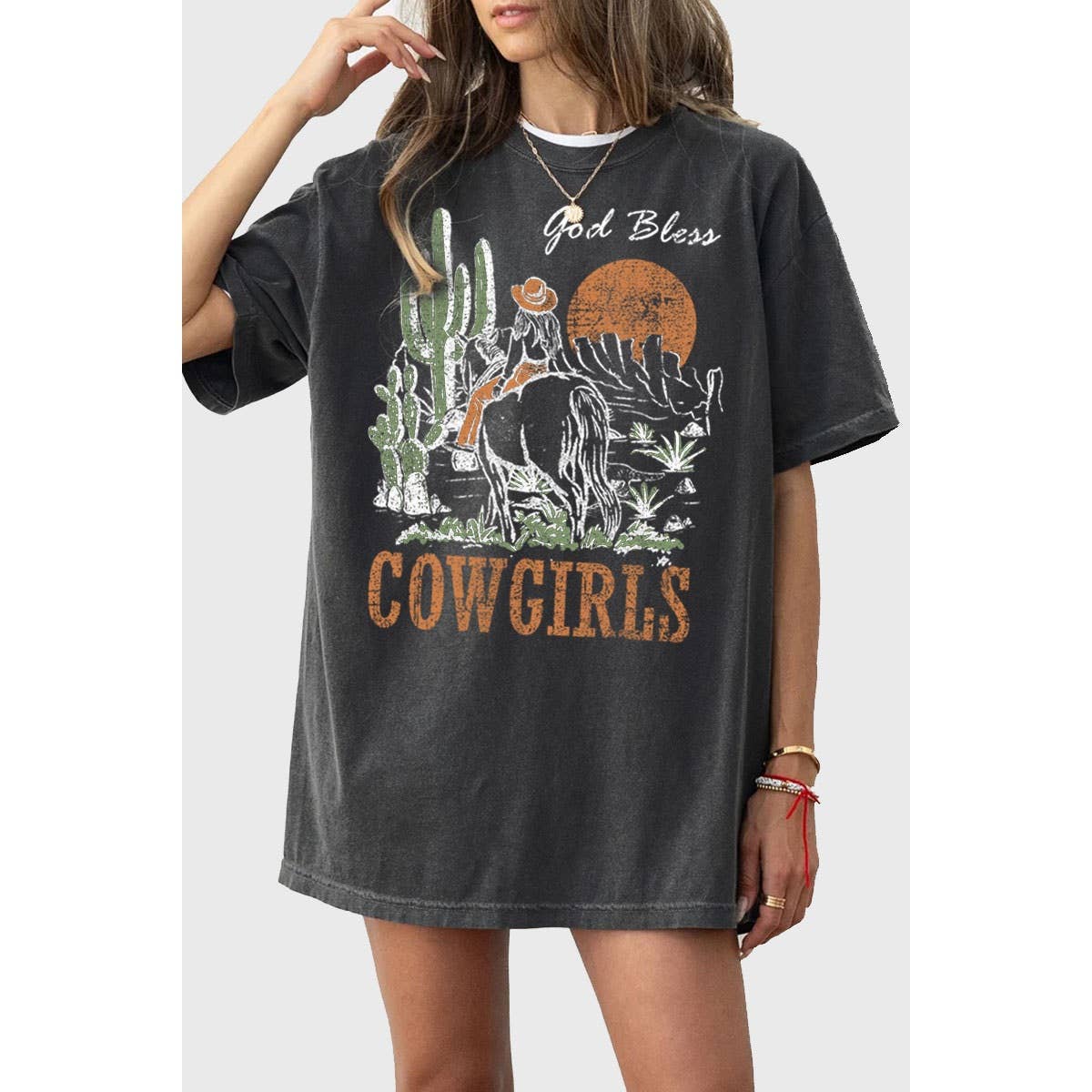 GOD BLESS COWGIRLS OVERSIZED GRAPHIC TEE