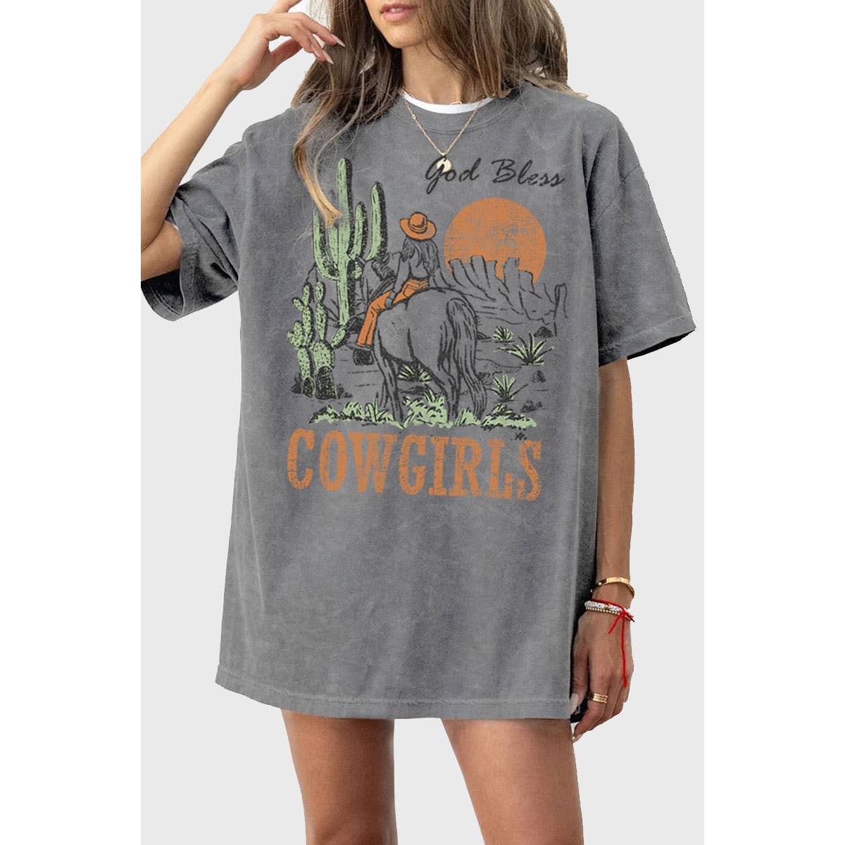 GOD BLESS COWGIRLS OVERSIZED GRAPHIC TEE